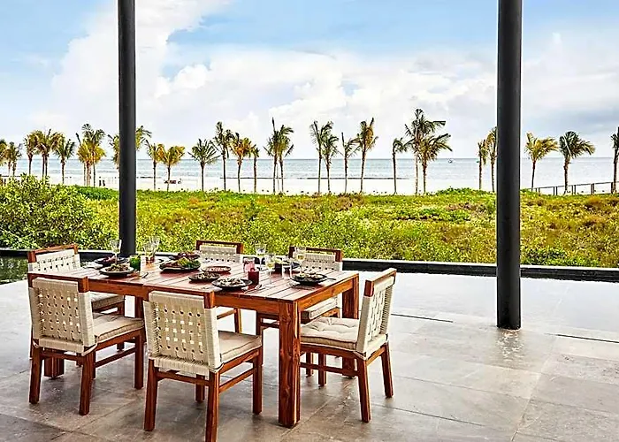 Hotel Etereo, Collection